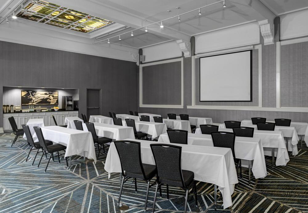 Residence Inn By Marriott Cleveland Downtown Экстерьер фото