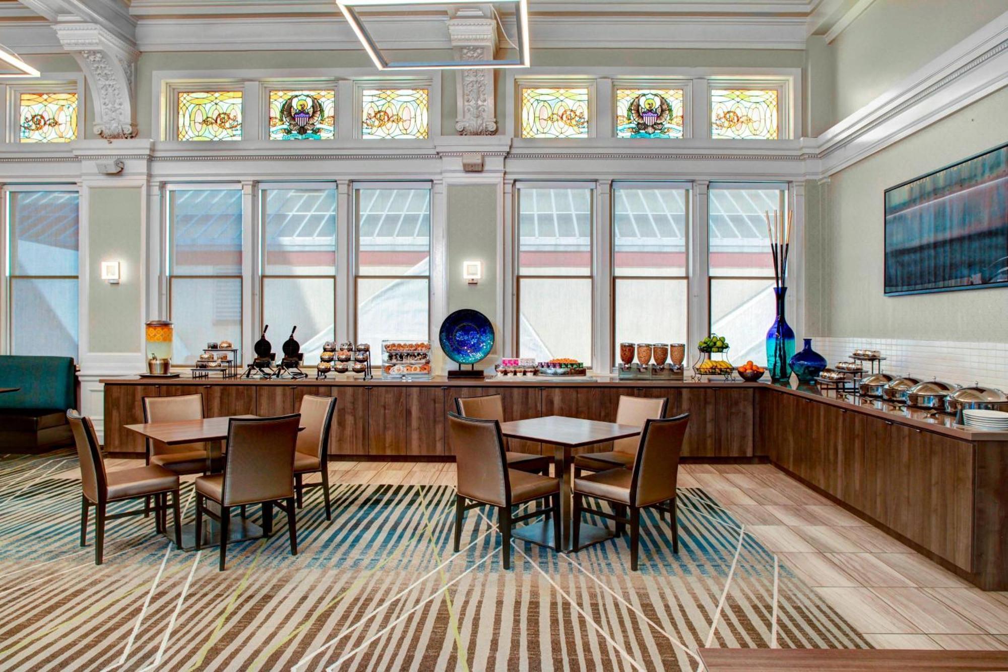 Residence Inn By Marriott Cleveland Downtown Экстерьер фото