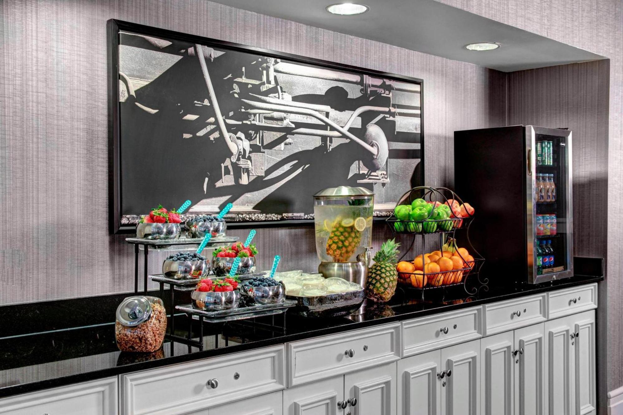 Residence Inn By Marriott Cleveland Downtown Экстерьер фото